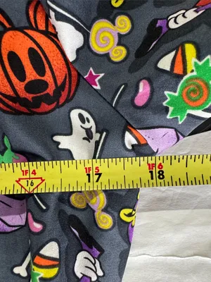 Disney Women’s Multicolor Halloween Print V-neck scrub top Mickey goofy S new thumbnail 10