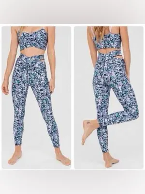 Aerie Offline Real Me Crossover Cut Out 7/8 Leggings Black White Floral Hi Rise thumbnail 6