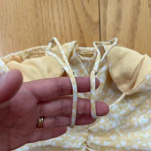 Abercrombie & Fitch Yellow and White Floral Ruched Front Womens Tank Top Size XS thumbnail 4