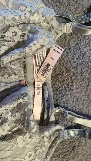 Victoria's Secret Bra thumbnail 5