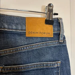 Aritzia Denim Forum Arlo High Rise Straight Ankle thumbnail 5