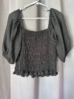 Old Navy puff sleeve  thumbnail 2