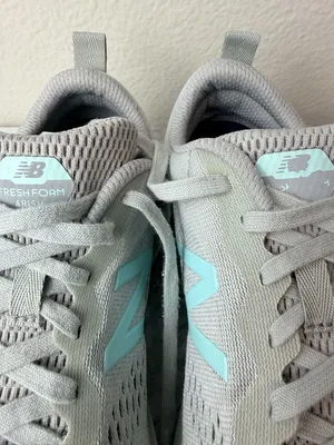 New Balance Fresh Foam Arishi V3 Women’s Size 10 Gray Mint Running Shoes thumbnail 3