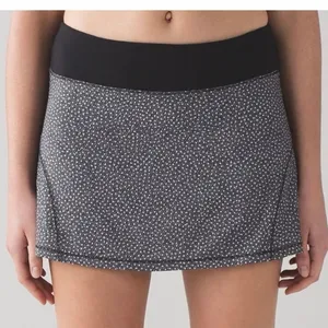 Lululemon Circuit Breaker Skort Frozen Fizz White Black Size 2 Tall 15" thumbnail 1