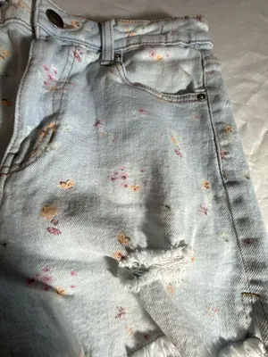 Celebrity Pink Floral Print High-Rise Distressed Cut-Off Jean Shorts Size 7/28 thumbnail 4