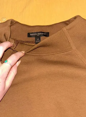 Banana Republic Crew Neck thumbnail 2