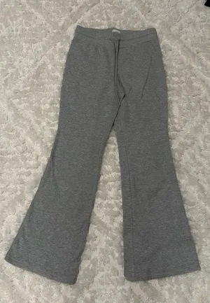 Aritzia Sunday Best Sweatpants Flare thumbnail 1