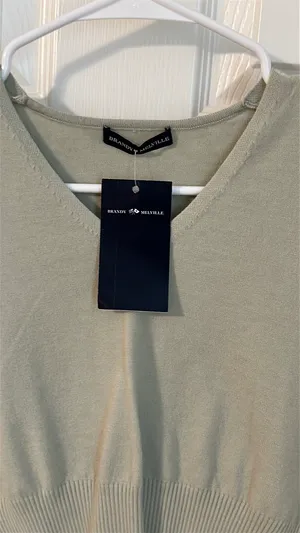 Brandy Melville Sweater Top Crop thumbnail 4