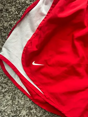 Nike Red  Shorts RADFORD thumbnail 3