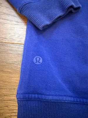 Lululemon Women’s Crewneck Sweatshirt in Size 6/8 (?) in Cobalt Blue - C1-130 thumbnail 7
