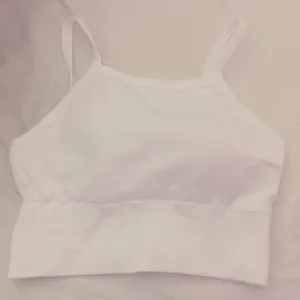 Old Navy WORKOUT TANK thumbnail 1