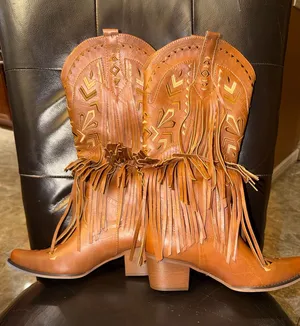 Boots Brown Size 8 thumbnail 1
