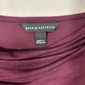 Rock &‎ Republic Cold Shoulder Top Burgundy Cowl Neck Metallic Straps Edgy S thumbnail 7