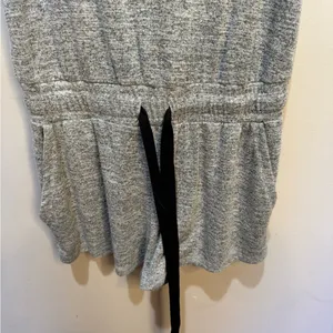 Wilfred‎ Free Aritzia Heather Grey Knit Sleeveless Romper Pockets S RPS7-8467-24 thumbnail 3