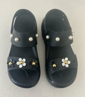 Crocs Mega Crush Platform Sandals Women’s Size 10 with Charms thumbnail 1