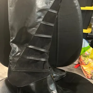 Stylish Black Leather Knee thumbnail 2