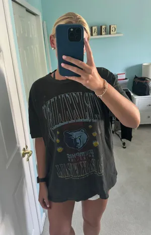 Graphic Tee thumbnail 1