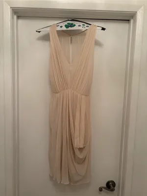 Alice + olivia Elegant Cream V-Neck Dress thumbnail 6