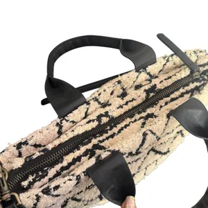 Universal Thread Crossbody Shoulder Textured Bag‎ BOHO Chic Artsy Eclectic thumbnail 4