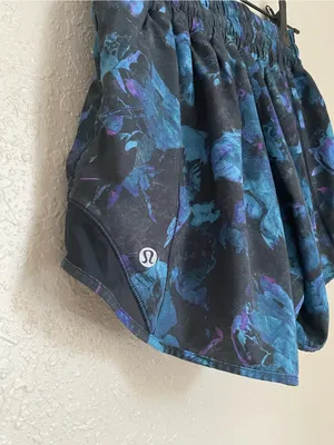 Lululemon Hotty Hot Short II Size 4 Floral Shift Blue Multi / Black thumbnail 10