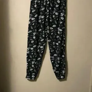 MATERNITY Pants thumbnail 2
