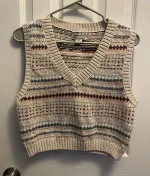 American Eagle Sweater Vest thumbnail 1