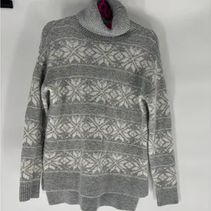 Cupcakes & Cashmere Super Soft Snowflake Sweater thumbnail 7