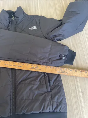 The North Face Women's Dark Black Quilted Puffer Jacket thumbnail 7