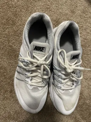Nike Women’s Tennis Shoes thumbnail 2