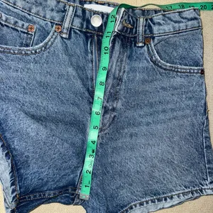 ZARA High-Waisted Jean Shorts thumbnail 5