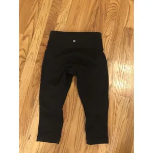 Lululemon 4 Black Crop Leggings‎ Athletic Lounge Yoga thumbnail 3