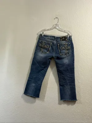 Miss Me Bootcut Jeans Medium Wash Embroidered Rhinestone Size 32 cut offs thumbnail 4