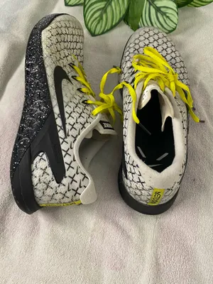 Nike Womens Metcon 4 Running Shoes Sneakers Size 11.5 thumbnail 5