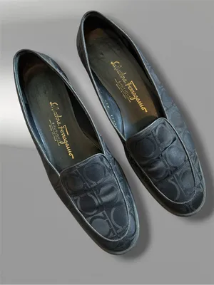 VNTG Salvatore Ferragamo Boutique Black Gancini Monogram Canvas Loafers 8.5B thumbnail 1