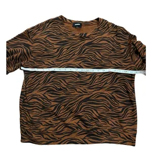 Monrow Zebra Full Sleeve Sweatshirt in Caramel sz Large‎ thumbnail 9