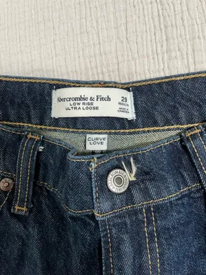 Abercrombie Curve Love Low Rise Ultra Loose Jean thumbnail 3