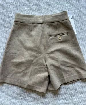 Aritzia Wilfred Tailored Shorts  thumbnail 4