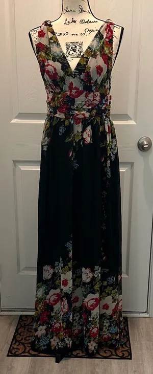 Ever Pretty Floral Black Maxi Dress with V-Neck thumbnail 1