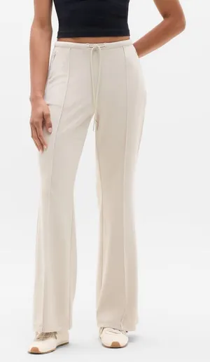 New Athleta M Seasoft Pintuck Mid Rise Flare Pant Medium Zephyr Cream Regular thumbnail 1