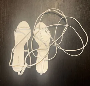 PrettyLittleThing White Lace-Up Strappy Heeled Sandals thumbnail 1