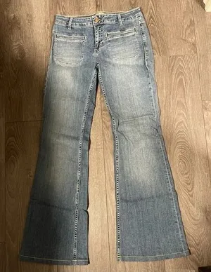 NEW Zara mid Rise Flare Jeans Light Wash Bootcut Zip Fly Denim Pockets Size 4 thumbnail 1