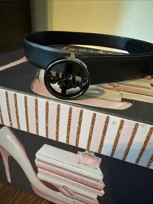 DKNY Black Leather Belt with Branded Round Buckle thumbnail 2