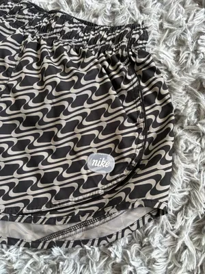 Retro Nike Shorts thumbnail 3