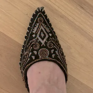 Qupid Pointed Toe Beaded Slip On Brown Shoes Kitten Heel Aztec Western Womens 7 thumbnail 16