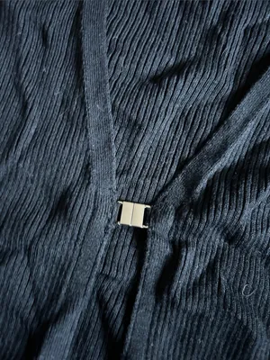 ALO Yoga Black Ribbed Long-Sleeve Cardigan with Single Clasp thumbnail 3