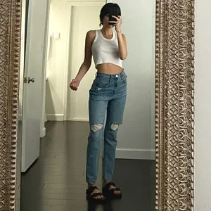 Favorite Daughter The Valentina Super High Rise Cigarette Ankle Jeans in Malibu thumbnail 4