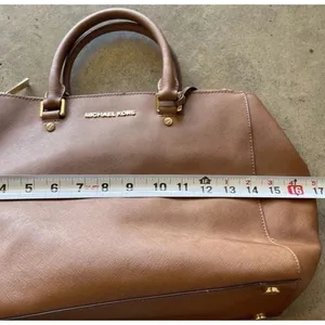 Vintage Michael Kors Women’s Handbag Bag Brown Gold Saffiano Leather Tote thumbnail 6