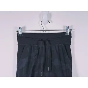 Lululemon Dance Studio Mid Rise Jogger Pants Womens Size 2 Black Camo Athletic thumbnail 6