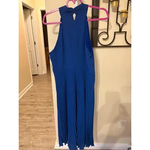Maggy London Royal Blue Halter Pleated Midi Dress Tie Neck Sleeveless thumbnail 6