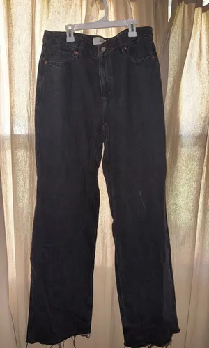 Wide-Leg Jeans thumbnail 1